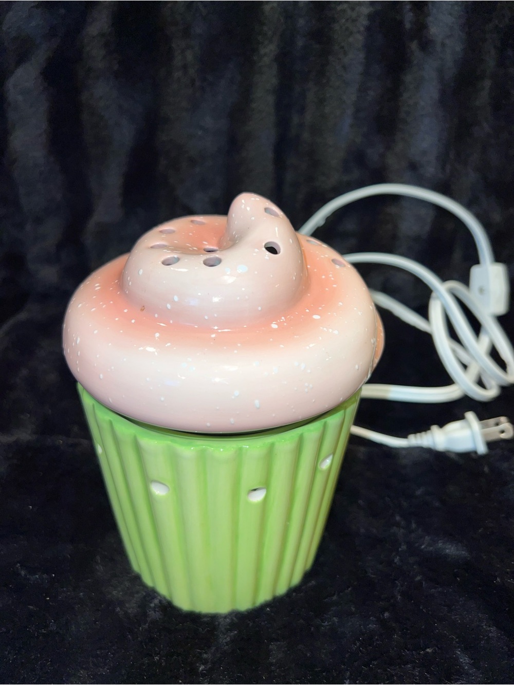 Scentsy cupcake warmer